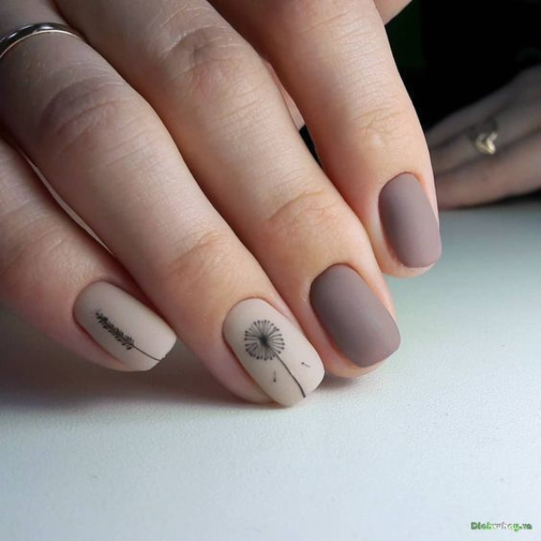 Soft Brown Nails with Dandelion Art Nails Design