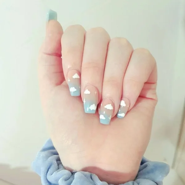 Cloud Veil Pearl Nails Design