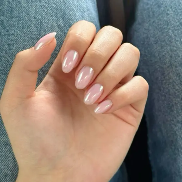 Rosewater Gleam Pearl Nails Design