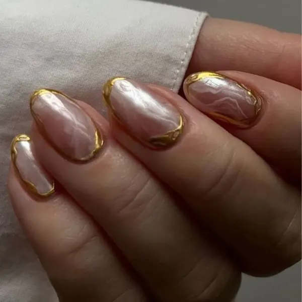 Golden Halo Pearl Nails Design